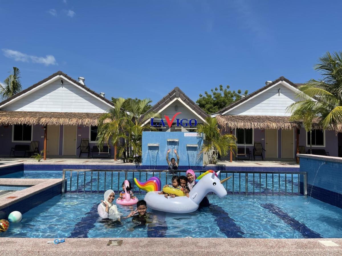 Lavigo Resort Pantai Cenang  Exterior photo