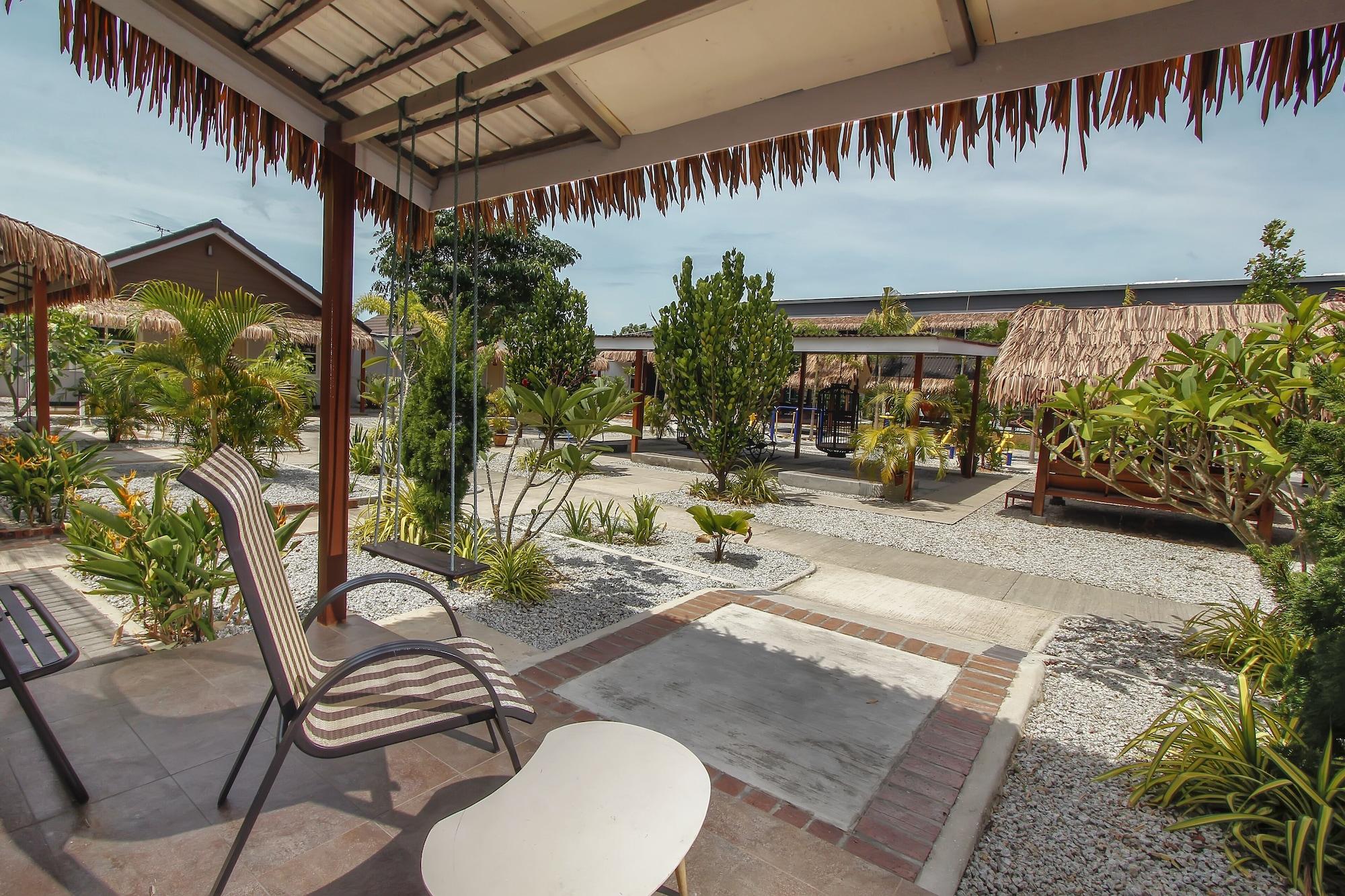 Lavigo Resort Pantai Cenang  Exterior photo