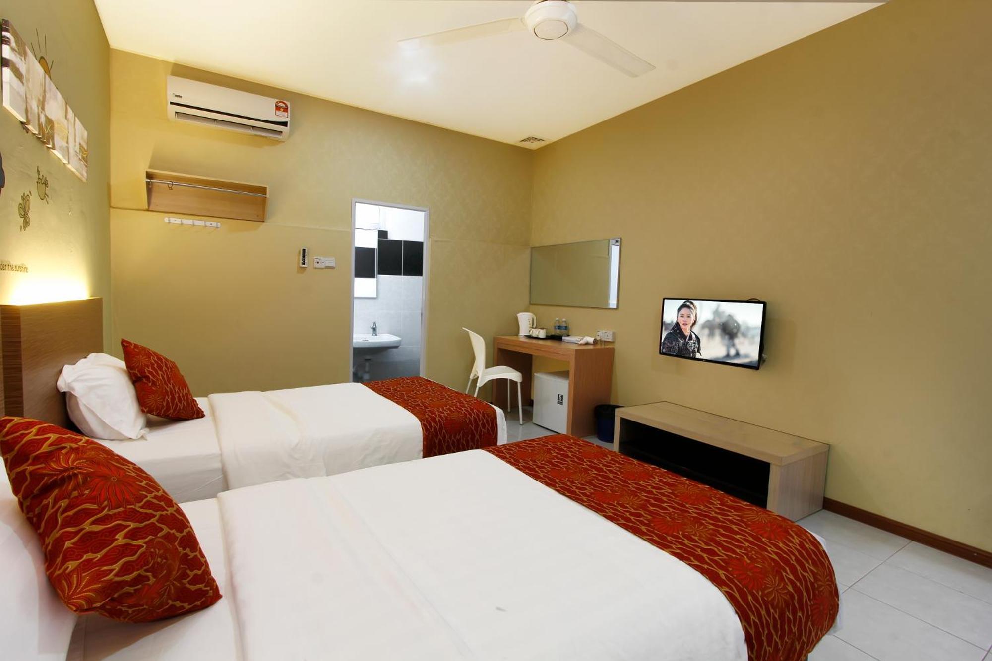 Lavigo Resort Pantai Cenang  Room photo