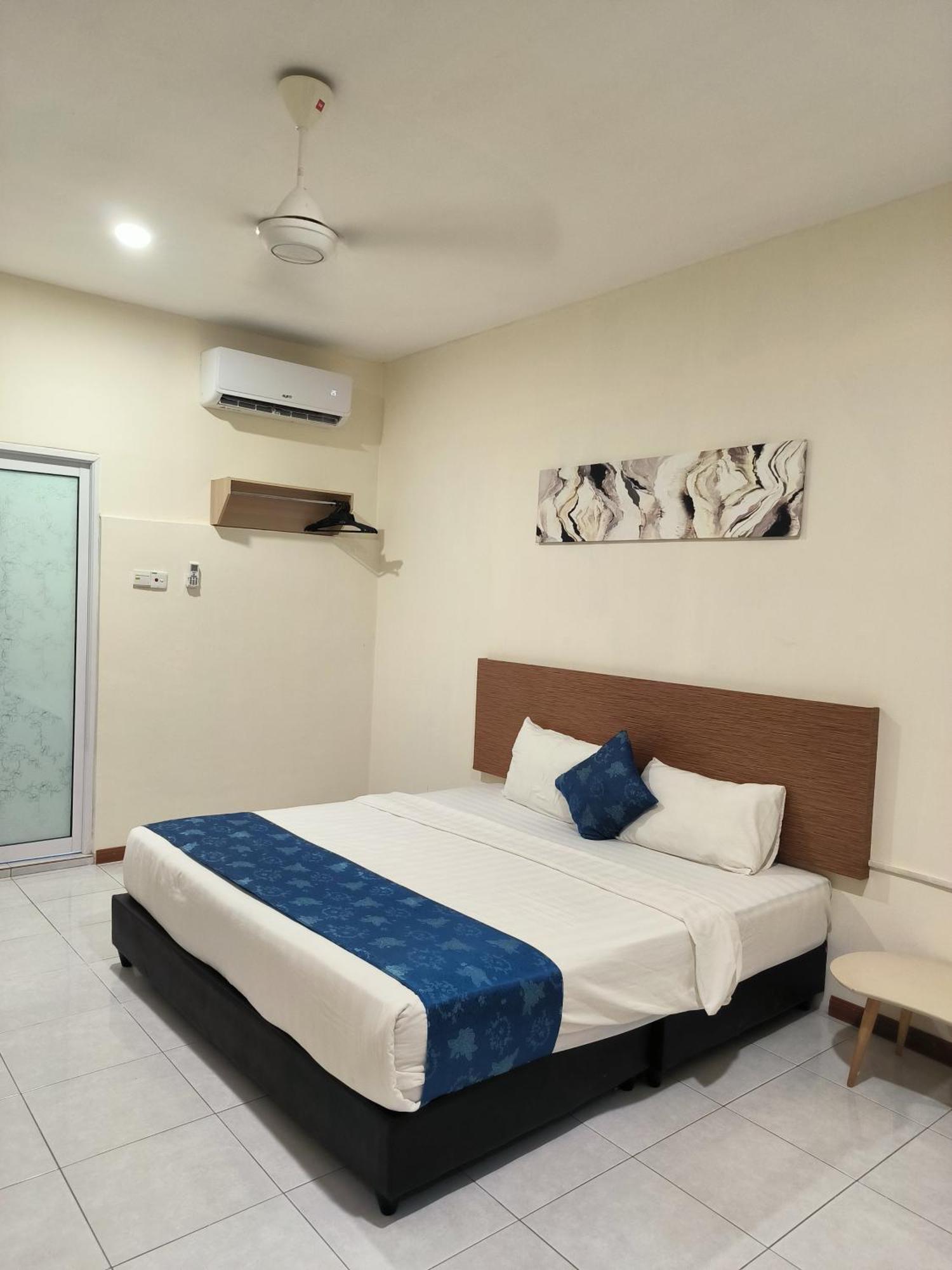 Lavigo Resort Pantai Cenang  Room photo