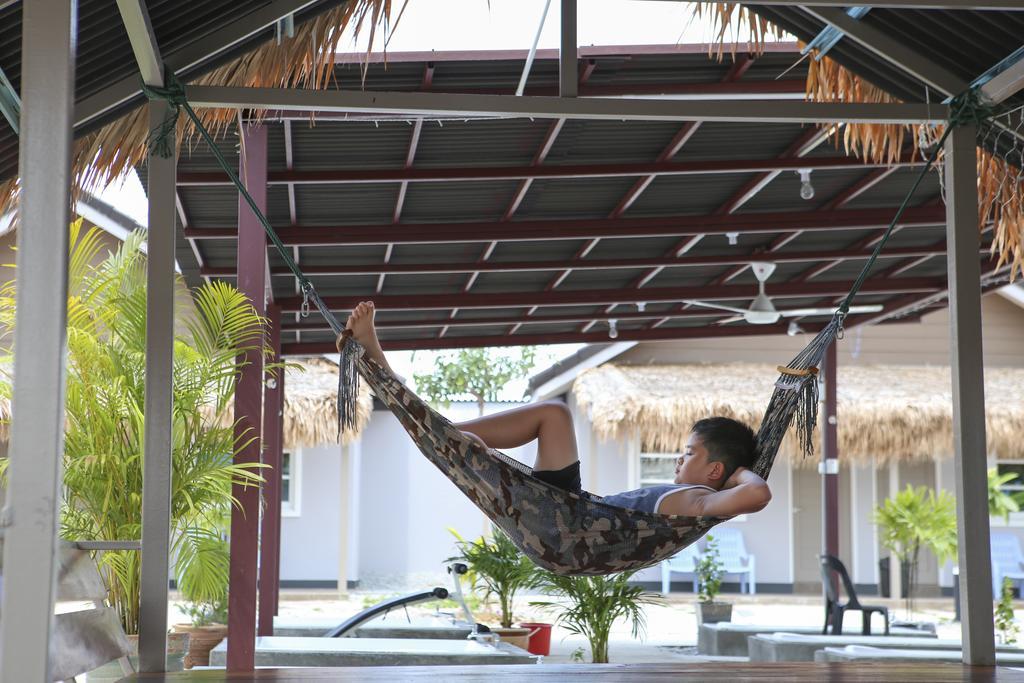 Lavigo Resort Pantai Cenang  Exterior photo